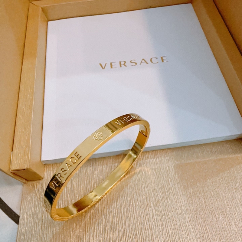VERSACE